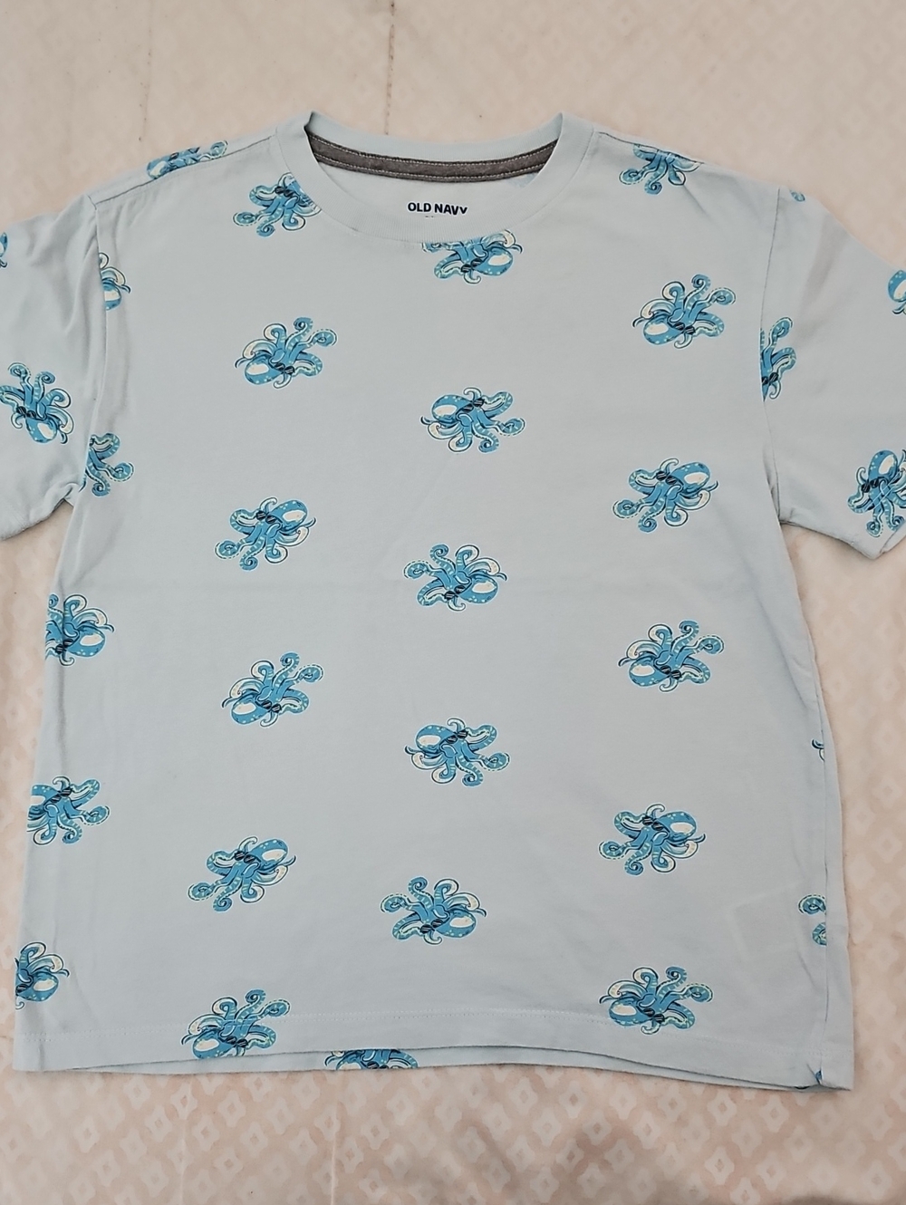 Bundle Of 11 Graphic Tees - Picture 6 of 12